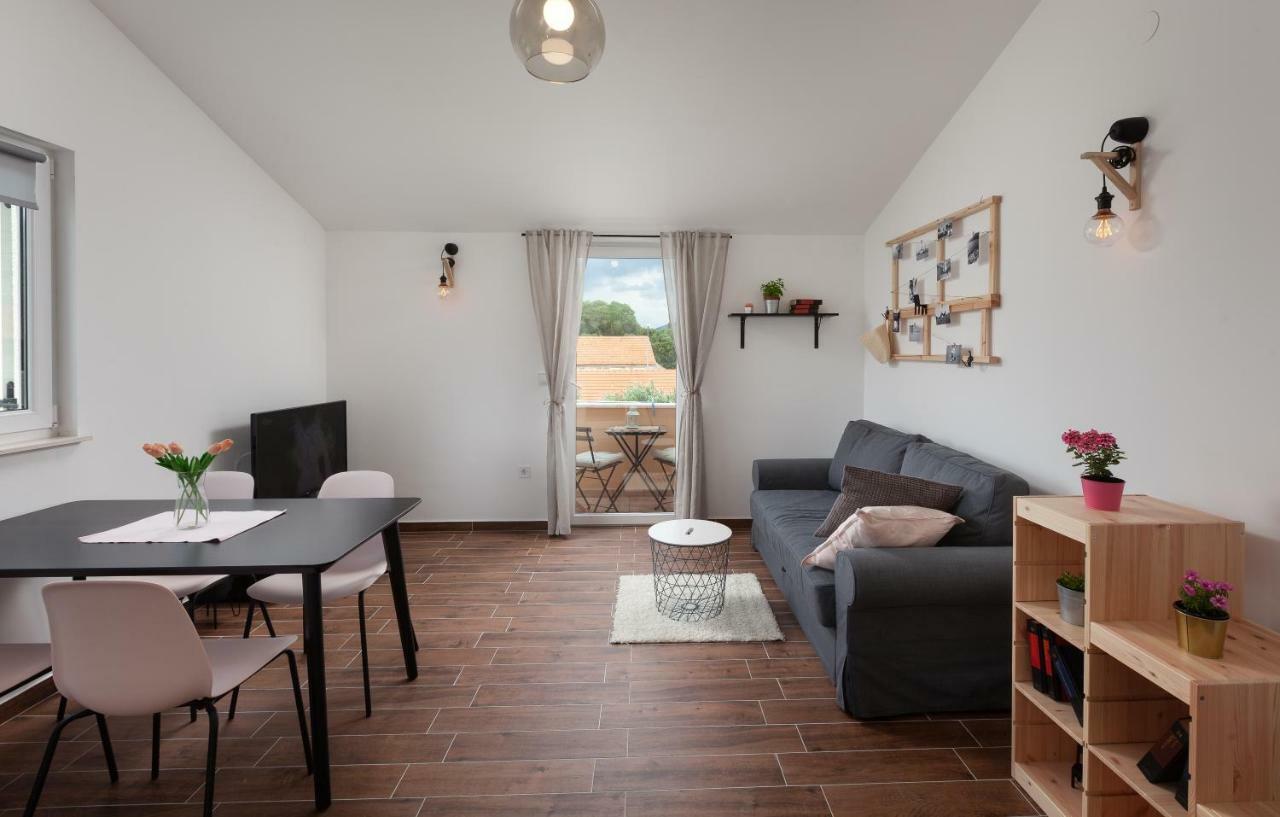 Kvasina Apartments Zadvarje Dış mekan fotoğraf