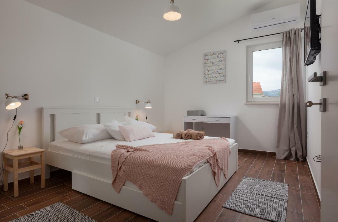 Kvasina Apartments Zadvarje Dış mekan fotoğraf